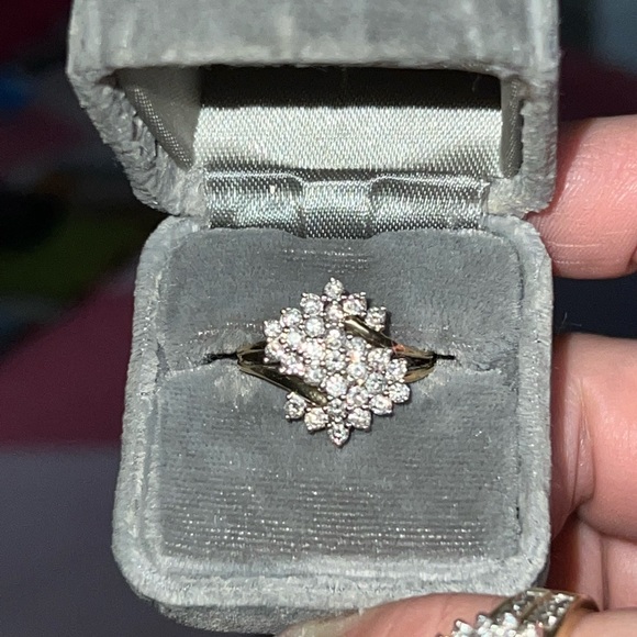 10k yellow gold natural diamond ring - Picture 2 of 14